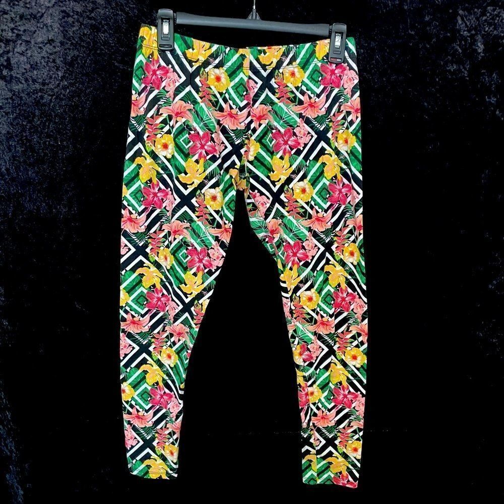 Xhilaration Women’s stretch Capris Size large 11/13